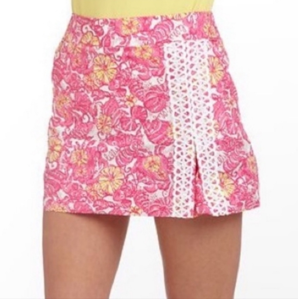 Lilly  Pulitzer Size 8 Pink & White  Skirt